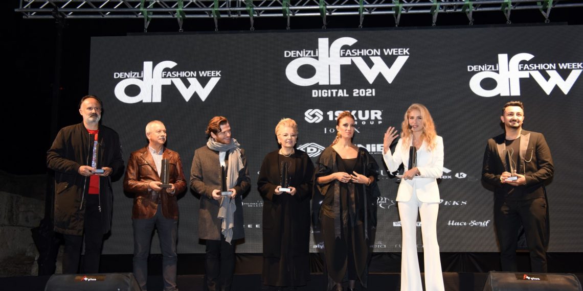 ÖZLEM SÜER İLE DENİZLİ FASHION WEEK DIGITAL  S/S 2022