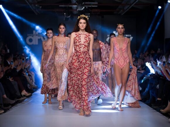Denizli Fashion Week 2018 – 3. Sezonunda  ‘’Traditional Future’’ teması ile gerçekleşti.